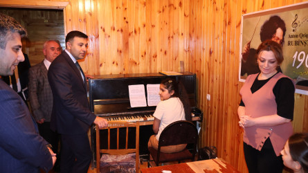 Rayon İcra Hakimiyyətinin başçısı Orxan Mürsəlov Göyçay şəhər Arif Məmmədov adına Uşaq Musiqi Məktəbinin kollektivi və fəaliyyəti ilə tanış olub