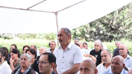 Göyçay Rayon İcra Hakimiyyətinin başçısı Orxan Mürsəlov Mirzəhüseynli kəndində səyyar qəbul keçirib