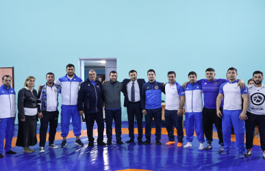Rayon İcra Hakimiyyətinin başçısı Orxan Mürsəlov idmanın yunan-Roma güləş növü ilə məşğul olan idmançılarla görüşüb