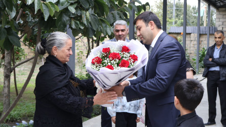 Göyçay Rayon İcra Hakimiyyətinin başçısı Orxan Mürsəlov şəhid Toğrul Hacıyevin  anası Reyhan Hacıyevanı 60 illik yubileyi münasibətilə təbrik edib, uzun ömür və cansağlığı arzulayıb