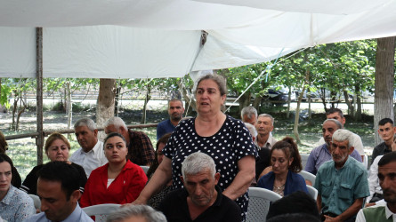 Göyçay Rayon İcra Hakimiyyətinin başçısı Orxan Mürsəlov Yeniarx kəndində səyyar qəbul keçirib