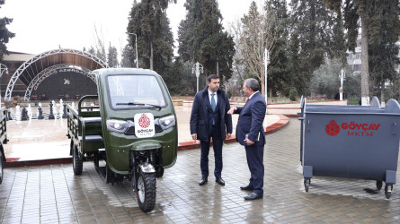 Rayon İcra Hakimiyyətinin başçısı Orxan Mürsəlov Şəhər Təsərrüfatı Birliyi üçün alınmış nəqliyyat vasitələrinə və avadanlıqlara baxış keçirib