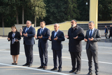 Göyçay Rayon İcra Hakimiyyətinin başçısı torpaqlarımızın azadlığı uğrunda canından keçən qəhrəman Vətən oğullarının əziz xatirəsini yad edib