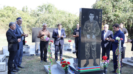 Rayon İcra Hakimiyyətinin başçısı Orxan Mürsəlov şəhid ailələrinin üzvləri ilə birlikdə torpaqlarımızın azadlığı uğrunda canından keçən qəhrəman vətən övladları şəhid Ömərli Kənan Elxan oğlunun, Mayılov Rüfət Bəhram oğlunun, Əliyev Azər Elnur oğlunun, Kərimli Azad Elşad oğlunun, Məmmədov Sənan Tehran oğlunun, Hüseynov Xəyyam Hüseyn oğlunun, Qasımov Qismət Yolçu oğlunun, Qafarov Kənan Siyaqif oğlunun və Qasımov Teymur Mikayıl oğlunun məzarlarını ziyarət edib