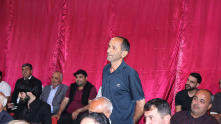 Göyçay Rayon İcra Hakimiyyətinin başçısı Orxan Mürsəlov Bəydövül kənd sakinləri ilə səyyar qəbul keçirib