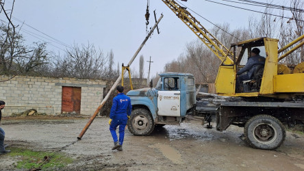 Çərəkə kəndində yararsız vəziyyyətdə olan elektrik təsərrüfatı yenilənir