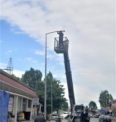 Göyçay şəhərinin küçə və parkların işıqlandırılması işləri davam etdirilir