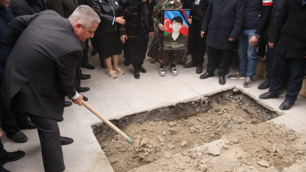 Birinci Qarabağ müharibəsində itkin düşmüş şəhid Babayev Vüqar Səlim oğlu Göyçay şəhər Şəhidlər Xiyabanında dəfn edilib