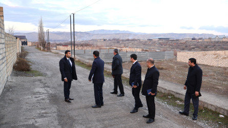 Rayon İcra Hakimiyyətinin başçısı Orxan Mürsəlov Ziya Bünyadov küçəsində olub, müvafiq tapşırıqlar verib.