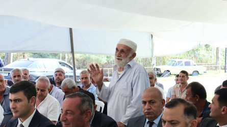Göyçay Rayon İcra Hakimiyyətinin başçısı Orxan Mürsəlov Ərəbşahverdi kəndində səyyar qəbul keçirib.