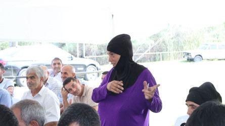 Göyçay Rayon İcra Hakimiyyətinin başçısı Orxan Mürsəlov Ərəbşahverdi kəndində səyyar qəbul keçirib.