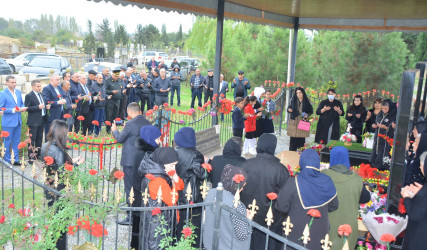 Vətən müharibəsi şəhidlərinin beşinci ildönümü məzarları önündə qeyd olundu