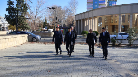 Rayon İcra Hakimiyyətinin başçısı Orxan Mürsəlov şəhər ərazisində aparılan abadlıq işləri ilə maraqlanıb.
