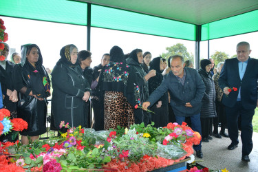 Vətən müharibəsi şəhidlərinin beşinci ildönümü məzarları önündə qeyd olundu