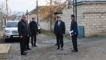 Rayon İcra Hakimiyyətinin başçısı Orxan Mürsəlov Ziya Bünyadov küçəsində olub, müvafiq tapşırıqlar verib.