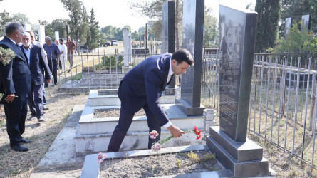 Rayon İcra Hakimiyyətinin başçısı Orxan Mürsəlov şəhid ailələrinin üzvləri ilə birlikdə torpaqlarımızın azadlığı uğrunda canından keçən qəhrəman vətən övladları şəhid Ömərli Kənan Elxan oğlunun, Mayılov Rüfət Bəhram oğlunun, Əliyev Azər Elnur oğlunun, Kərimli Azad Elşad oğlunun, Məmmədov Sənan Tehran oğlunun, Hüseynov Xəyyam Hüseyn oğlunun, Qasımov Qismət Yolçu oğlunun, Qafarov Kənan Siyaqif oğlunun və Qasımov Teymur Mikayıl oğlunun məzarlarını ziyarət edib