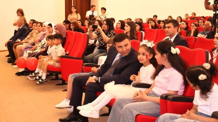 Rayon İcra Hakimiyyətinin başçısı Orxan Mürsəlov 1 İyun - Uşaqların Beynəlxalq Müdafiəsi Günü münasibətilə təşkil edilmiş bayram tədbirində iştirak edib