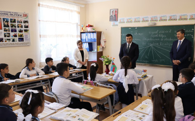 Rayon İcra Hakimiyyətinin başçısı Orxan Mürsəlov Ulaşlı Şıxlı kənd məktəbində müəllim və şagirdlərlə görüşüb