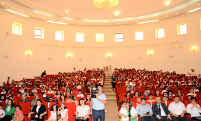 Göyçayda “01 iyun – Uşaqların Beynəlxalq Müdafiəsi Günü”ndə “Uşaqlar bizim gələcəyimizdir” mövzusunda uşaq yaradıcılıq festivalı keçirildi