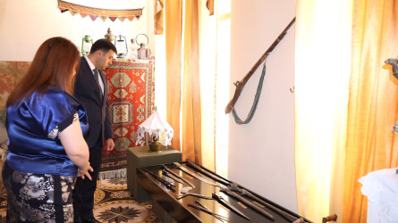 Rayon İcra Hakimiyyətinin başçısı Orxan Mürsəlov 18 may - Beynəlxalq Muzeylər Günü münasibətilə Göyçay Tarix-diyarşünaslıq muzeyində olub