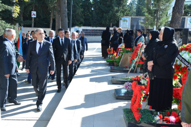 Göyçayda 8 Noyabr-Zəfər Günü ilə əlaqədar olaraq Şəhidlər Xiyabanı ziyarət edildi