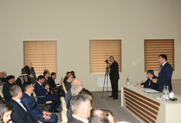 Rayon İcra Hakimiyyətinin başçısı Orxan Mürsəlov rayonun hüquq mühafizə orqanları, idarə, müəssisə və təşkilat rəhbərlərinin iştirakı ilə Qarabaqqal kənd sakinləri ilə səyyar qəbul keçirib