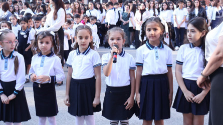 Göyçay Rayon İcra Hakimiyyətinin başçısı Orxan Mürsəlov “Bilik Günü” münasibətilə şəhərin 1, 3 və 4 nömrəli tam orta məktəblərində olub, müəllim və şagirdlərlə görüşərək onlara yeni tədris ilində uğurlar arzulayıb.