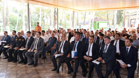 Göyçay Rayon İcra Hakimiyyətinin başçısı Orxan Mürsəlov Şıxlar kəndində səyyar qəbul keçirib