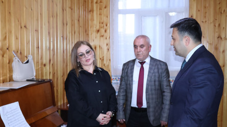 Rayon İcra Hakimiyyətinin başçısı Orxan Mürsəlov Göyçay şəhər Arif Məmmədov adına Uşaq Musiqi Məktəbinin kollektivi və fəaliyyəti ilə tanış olub