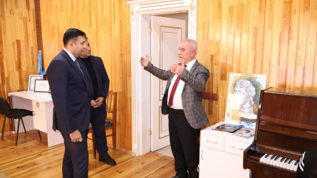 Rayon İcra Hakimiyyətinin başçısı Orxan Mürsəlov Göyçay şəhər Arif Məmmədov adına Uşaq Musiqi Məktəbinin kollektivi və fəaliyyəti ilə tanış olub