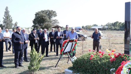 Rayon İcra Hakimiyyətinin başçısı Orxan Mürsəlov şəhid ailələrinin üzvləri ilə birlikdə torpaqlarımızın azadlığı uğrunda canından keçən qəhrəman vətən övladları şəhid Ömərli Kənan Elxan oğlunun, Mayılov Rüfət Bəhram oğlunun, Əliyev Azər Elnur oğlunun, Kərimli Azad Elşad oğlunun, Məmmədov Sənan Tehran oğlunun, Hüseynov Xəyyam Hüseyn oğlunun, Qasımov Qismət Yolçu oğlunun, Qafarov Kənan Siyaqif oğlunun və Qasımov Teymur Mikayıl oğlunun məzarlarını ziyarət edib
