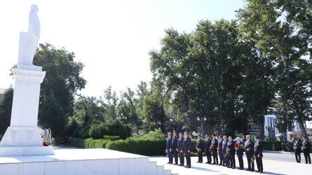 2 İyul – Azərbaycan Polisi Günü münasibətilə Rayon İcra Hakimiyyətinin başçısı Orxan Mürsəlov, Milli Məclisin deputatları Sabir Hacıyev, Məzahir Əfəndiyev, rayonun hüquq mühafizə orqanlarının rəhbərləri ilə birlikdə Ulu Öndər Heydər Əliyevin abidəsini ziyarət edib, dahi şəxsiyyətin əziz xatirəsi ehtiramla yad olunub