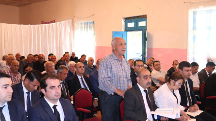 Göyçay Rayon İcra Hakimiyyətinin başçısı Orxan Mürsəlov Şəkər kənd sakinləri ilə səyyar qəbul keçirib