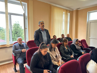 Milli Məclisin deputatı və bələdiyyə sədri Ulaşlı Şıxlı kəndində sakinlərlə görüş keçirib