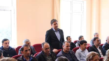 Göyçay Rayon İcra Hakimiyyətinin başçısı Orxan Mürsəlov Ulaşlı Şıxlı kənd sakinləri ilə səyyar qəbul keçirib.