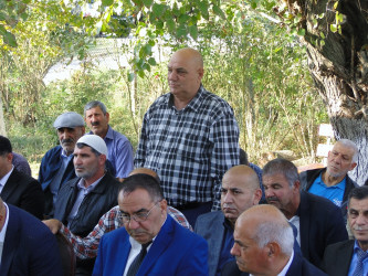 Göyçay rayonunun Dövranlı kəndində sakinlərlə növbəti səyyar qəbul keçirilib
