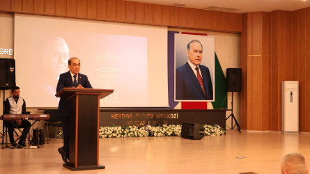 Göyçayda Müstəqil Azərbaycan dövlətinin qurucusu, görkəmli siyasi və dövlət xadimi, xalqımızın Ümummilli Lideri Heydər Əliyevin anadan olmasının 103-cü ildönümü qeyd olunub