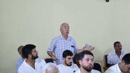 Göyçay Rayon İcra Hakimiyyətinin başçısı Orxan Mürsəlov Qızılağac kəndində səyyar qəbul keçirib