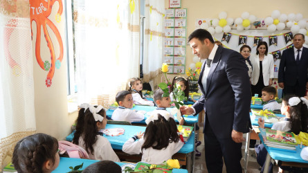 Göyçay Rayon İcra Hakimiyyətinin başçısı Orxan Mürsəlov “Bilik Günü” münasibətilə şəhərin 1, 3 və 4 nömrəli tam orta məktəblərində olub, müəllim və şagirdlərlə görüşərək onlara yeni tədris ilində uğurlar arzulayıb.