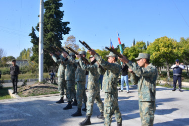 Birinci Qarabağ müharibəsində itkin düşmüş və şəxsiyyəti müəyyənləşdirilən şəhid Piriyev İsmət Medal oğlunun nəşi torpağa tapşırılıb