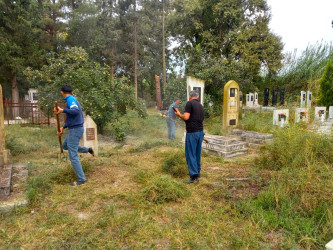 Rayonunun Alıkənd və Aşağı Qaraməryəm kəndlərində “Yaşıl dünya naminə həmrəylik ili” çərçivəsində qəbiristanlıq sahələrində iməclik keçirilib