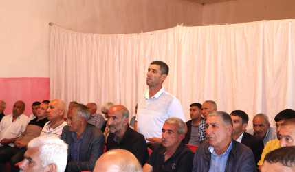 Göyçay Rayon İcra Hakimiyyətinin başçısı Orxan Mürsəlov Şəkər kənd sakinləri ilə səyyar qəbul keçirib