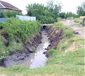 Göyçay rayonunda vətəndaşların əkin sahələrinin vaxtında suvarılmasını təmin etmək məqsədilə arxlar təmizlənir