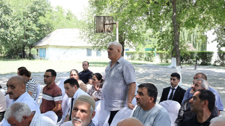 Göyçay Rayon İcra Hakimiyyətinin başçısı Orxan Mürsəlov Qaraxıdır kəndində səyyar qəbul keçirib