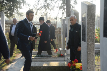 İcra başçısı Orxan Mürsəlov şəhidlərin məzarlarını ziyarət edib