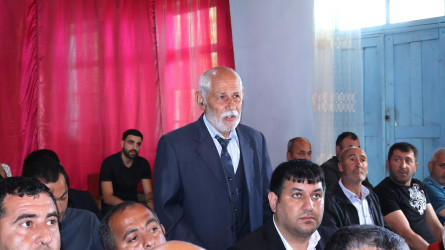 Göyçay Rayon İcra Hakimiyyətinin başçısı Orxan Mürsəlov Bəydövül kənd sakinləri ilə səyyar qəbul keçirib
