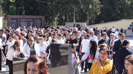 Anım Günü ilə əlaqədar Göyçay Şəhidlər Xiyabanı ziyarət olunub