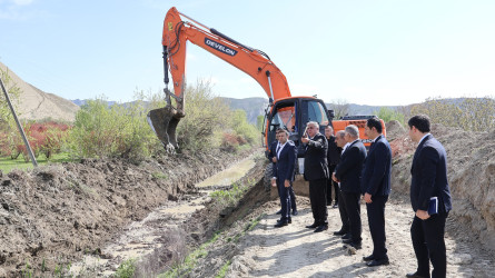 Göyçay Rayon İcra Hakimiyyətinin başçısı Orxan Mürsəlov sel və daşqın təhlükəsinin qarşısının alınması məqsədilə qabaqlayıcı tədbirlər görülən işlərə baxış keçirib