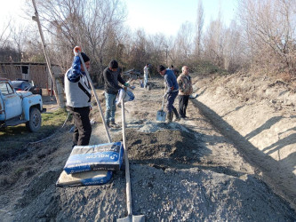 Göyçayda əkin sahələrinin suvarılmasının yaxşılaşdırılması məqsədilə arxların betonlanması işlərinə başlanılıb