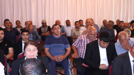 Göyçay Rayon İcra Hakimiyyətinin başçısı Orxan Mürsəlov Şəkər kənd sakinləri ilə səyyar qəbul keçirib